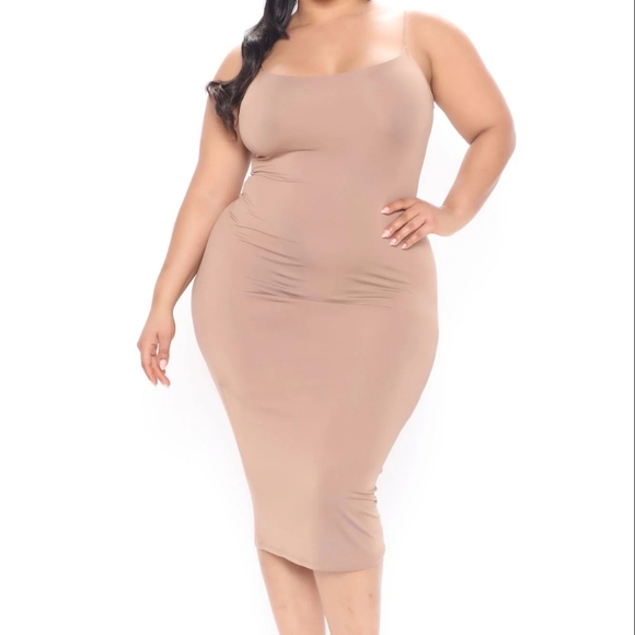 Fashion Nova midi dress - Picture 1 of 3